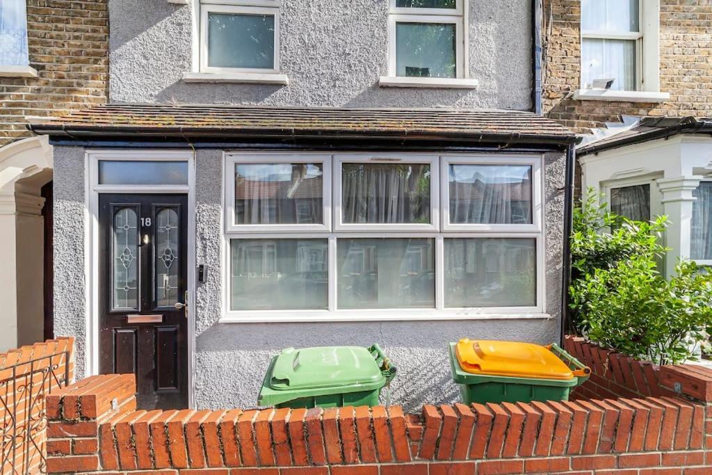 Appartement Spacious & Chic 3-bed House Near