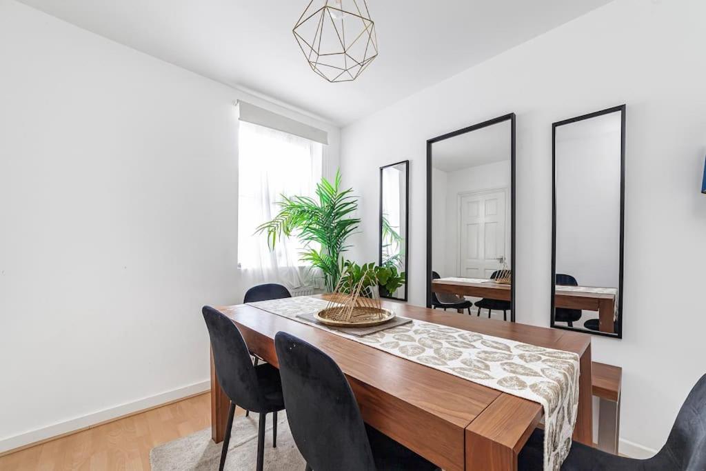 Appartement Spacious & Chic 3-bed House Near *